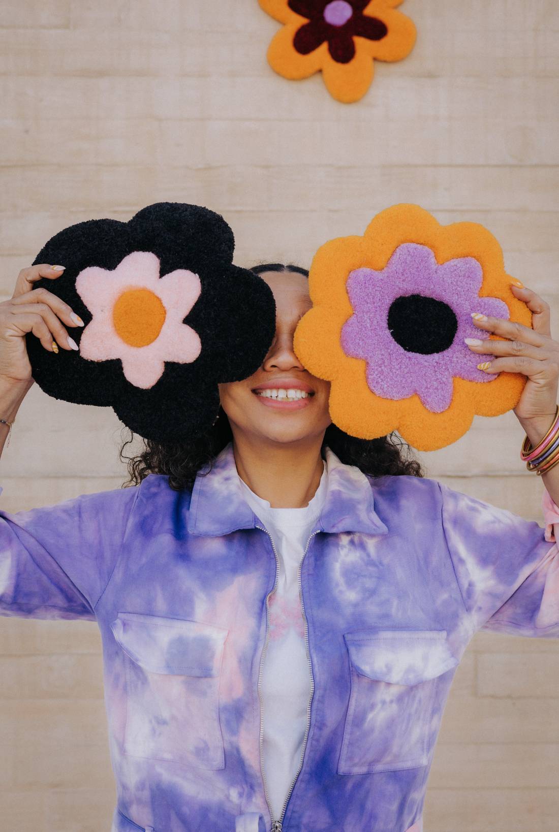 Fanza et deux fleurs tuftées, idée cadeau au studio Mooderato