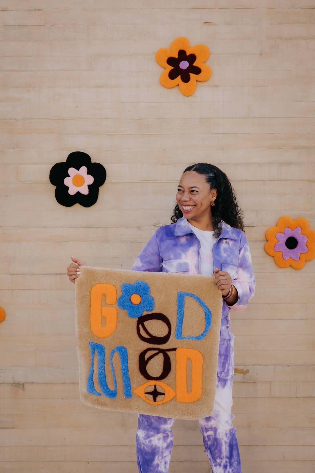 Fanza présente une pièce tuftée « Good Mood » réalisée au studio Mooderato